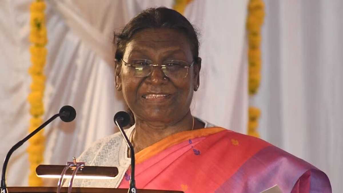 राष्ट्रपति मुर्मू ने पीएम मोदी को लिखा पत्र, 11 दिन के अनुष्ठान के लिए मोदी को सराहा और प्राण प्रतिष्ठा समारोह को बताया सौभाग्य राष्ट्रपति मुर्मू ने पीएम मोदी को लिखा पत्र, 11 दिन के अनुष्ठान के लिए मोदी को सराहा और प्राण प्रतिष्ठा समारोह को बताया सौभाग्य